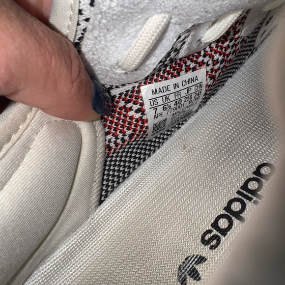 Zebra Yeezys - Picture 4 of 4